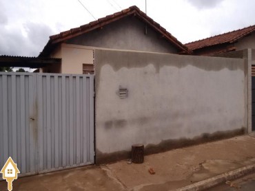 vende-residencial-casa-centro-conceicao-das-alagoas-mg-43703