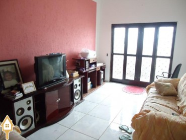 vende-se-casa-elza-amui-jardim-uberaba-37023