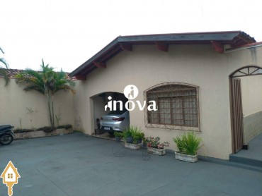 vende-se-casa-amoroso-costa-uberaba-110438